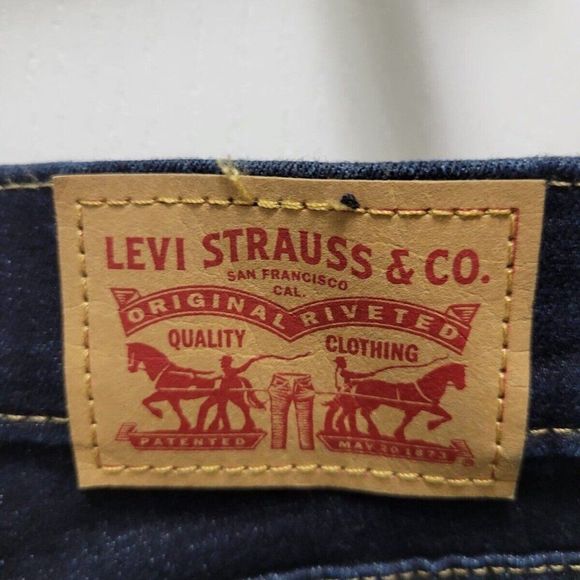 Levi’s Sculpt Women's Bermuda Shorts Denim Blue Dark Wash Rolled Hem Casual W30 - Picture 6 of 9